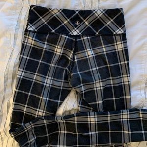 Lululemon High Waisted Black Plaid Leggings